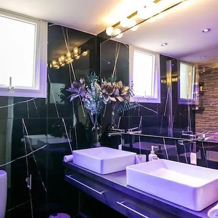 Luxury Marissa Klorakas