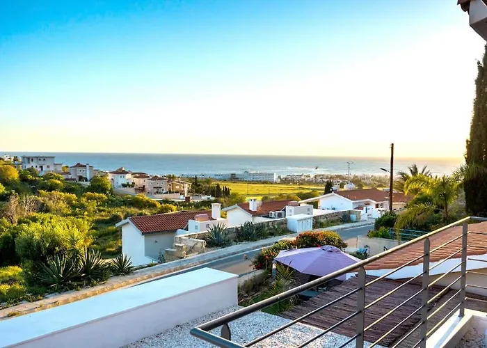 Luxury Marissa Klorakas