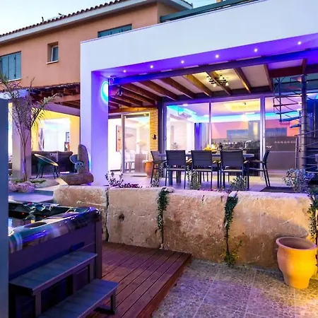 Family Luxury Marissa * Klorakas
